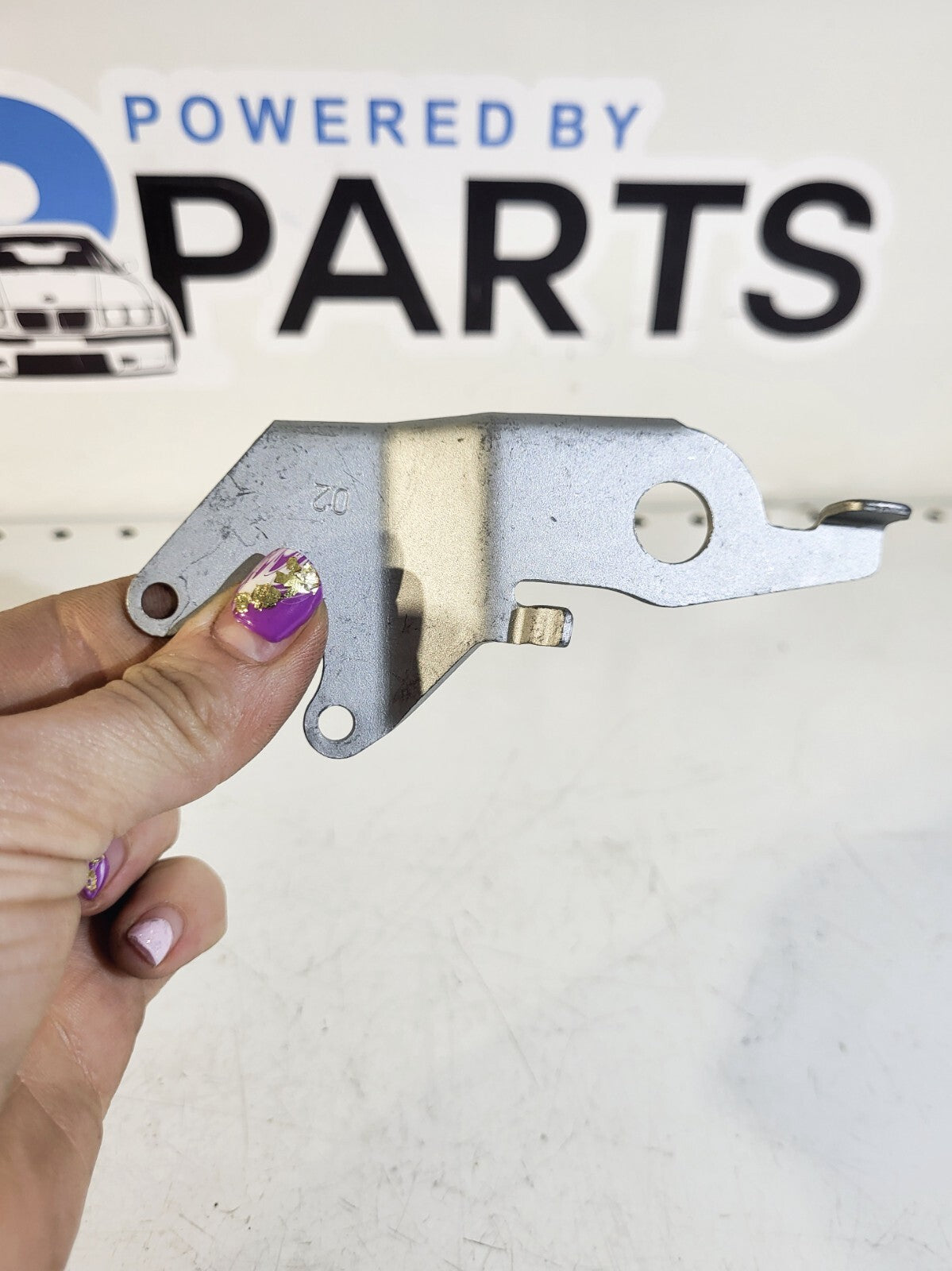 BMW E39 Right ride height sensor bracket 31121093702
