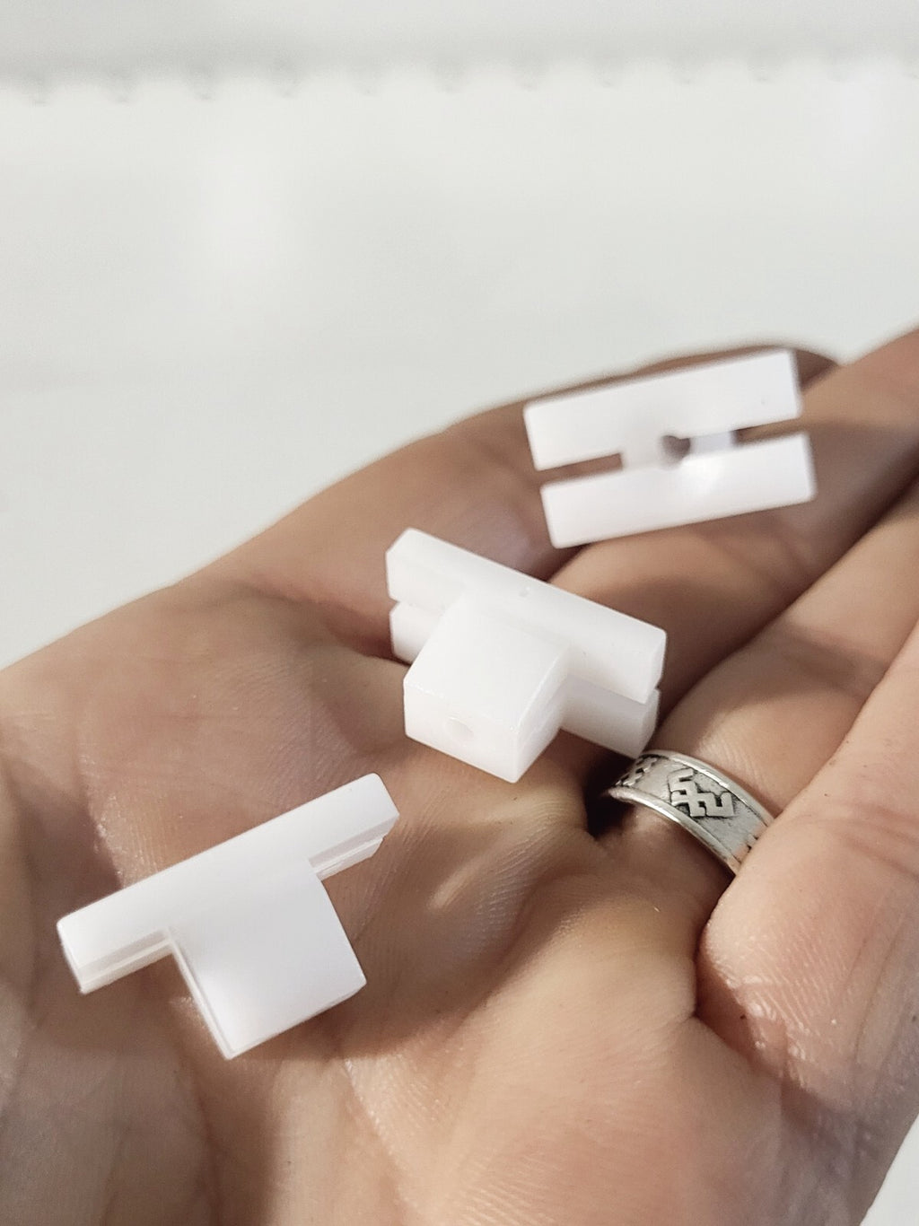 BMW E81 E87 E30 E36 E46 E90 E39 Expanding nut 1 psc 51321960663