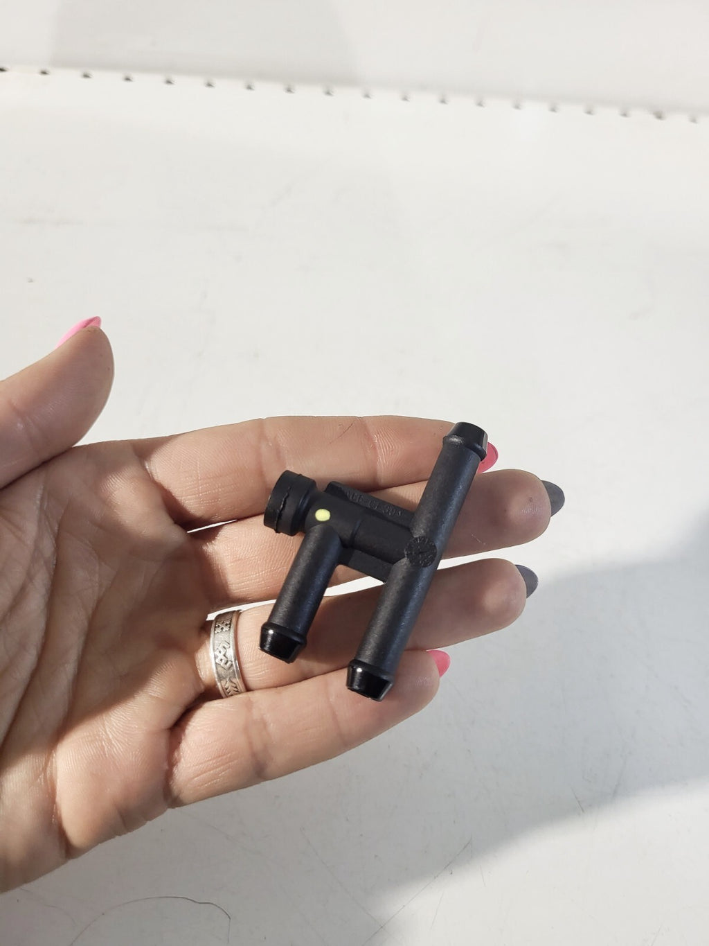 BMW E46 Distribution piece 16126750600