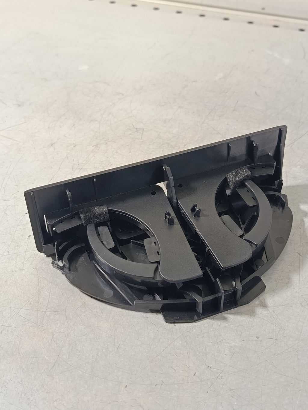 BMW E39 NTY EZC-BM-158 Rear CAN holder 51168184520