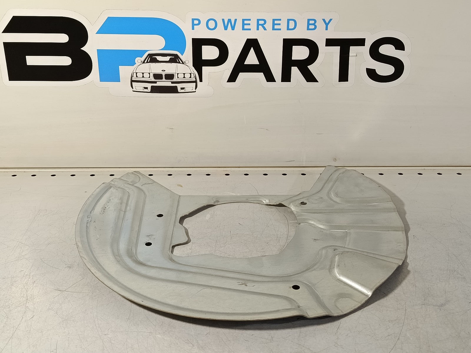 BMW X3 E83 3.0d brake Protection plate right 34113411872 KLOKKERHOLM 0093378