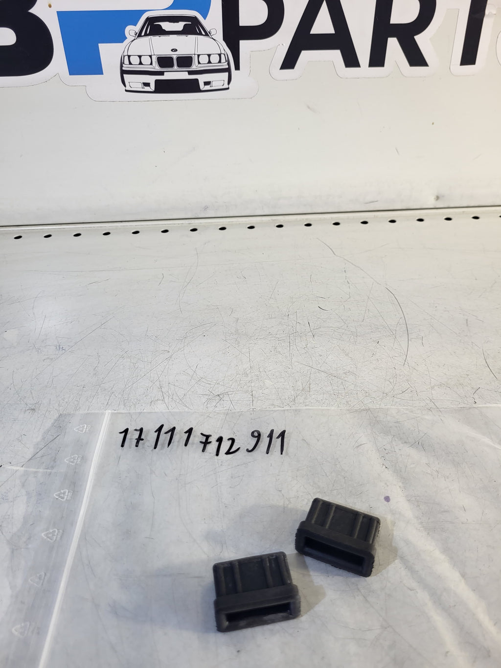 BMW Rubber Mounting 1PC 17111712911