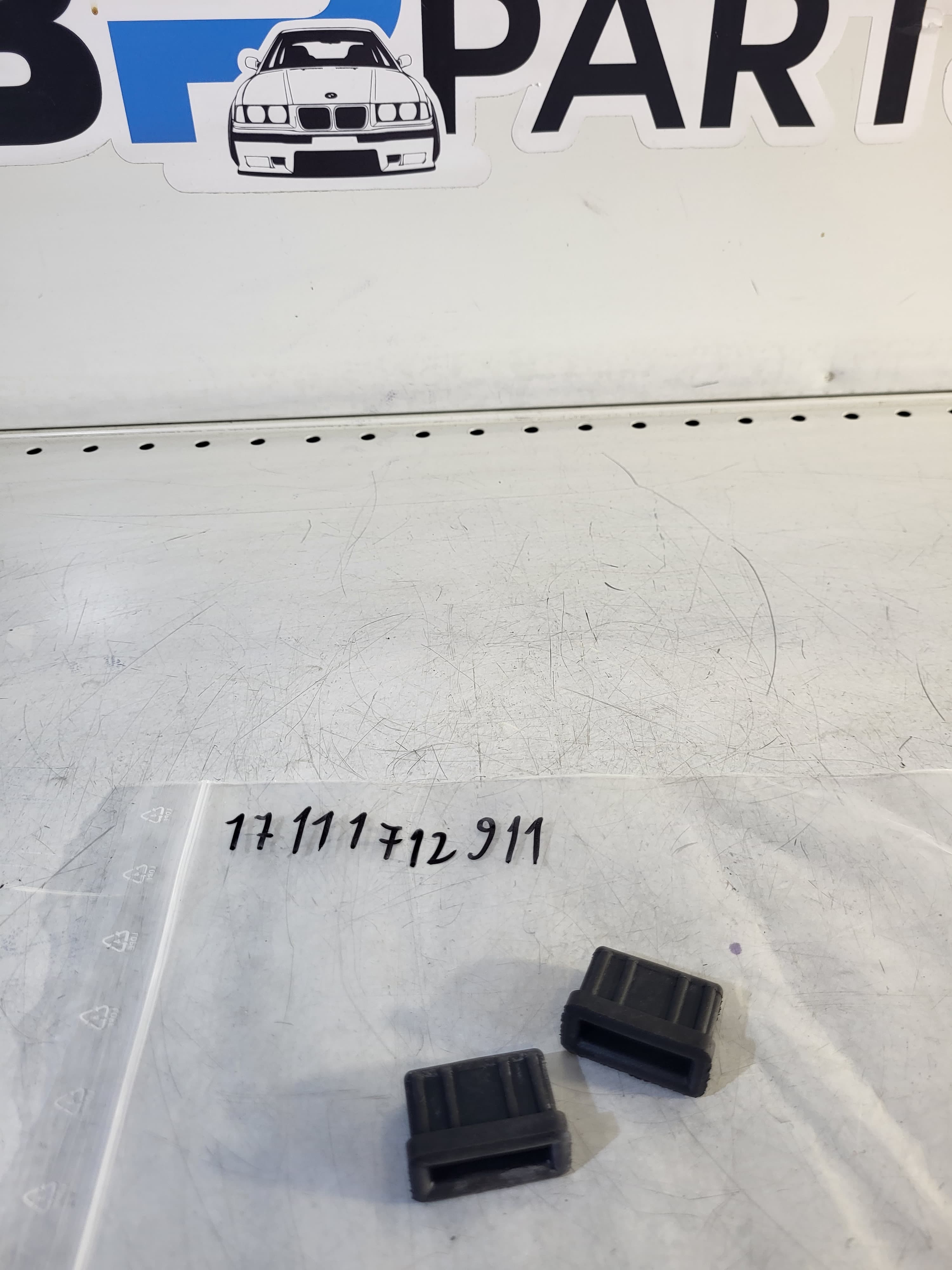 BMW Rubber Mounting 1PC 17111712911