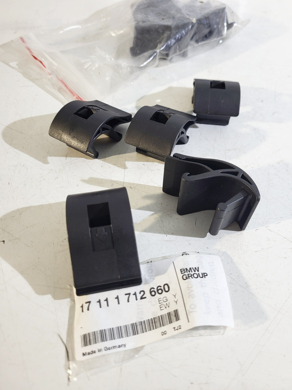 BMW E34 E32 radiator bracket upper 17111712660 1psc