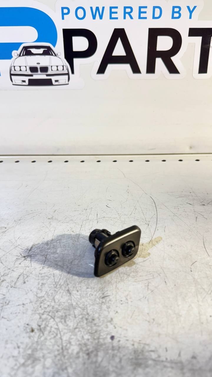 BMW E39 Spray Nozzle Left 61678360661 PBMWG024L