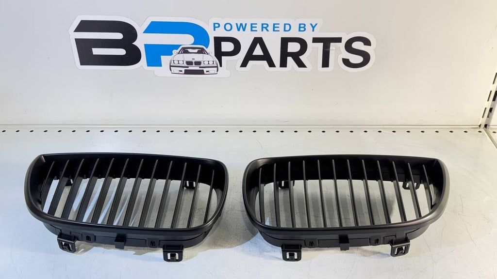 BMW E81 Kidney Set Complete Matte Black NS8187 51137127227 51137127228