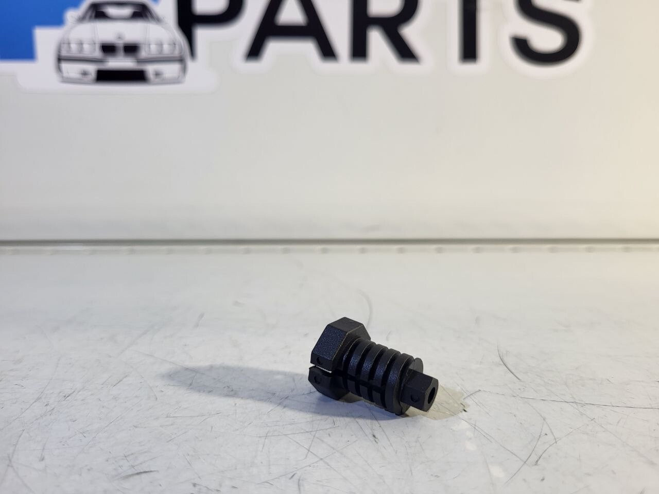 BMW Headlamp Adjusting Screw 63121387026 1PC