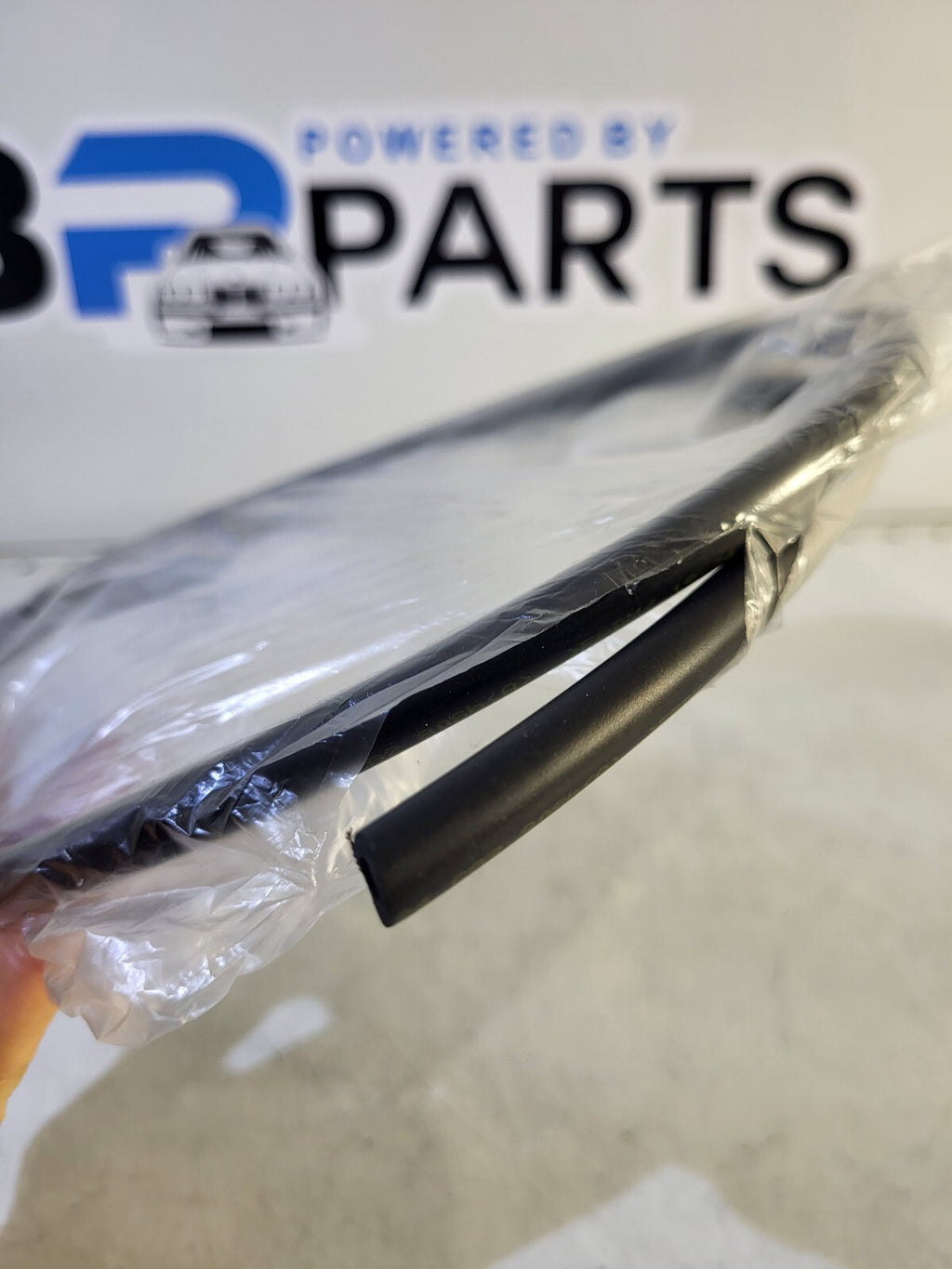 BMW E65 E90 E46 E81 Hose line (1 meter) 61668362762