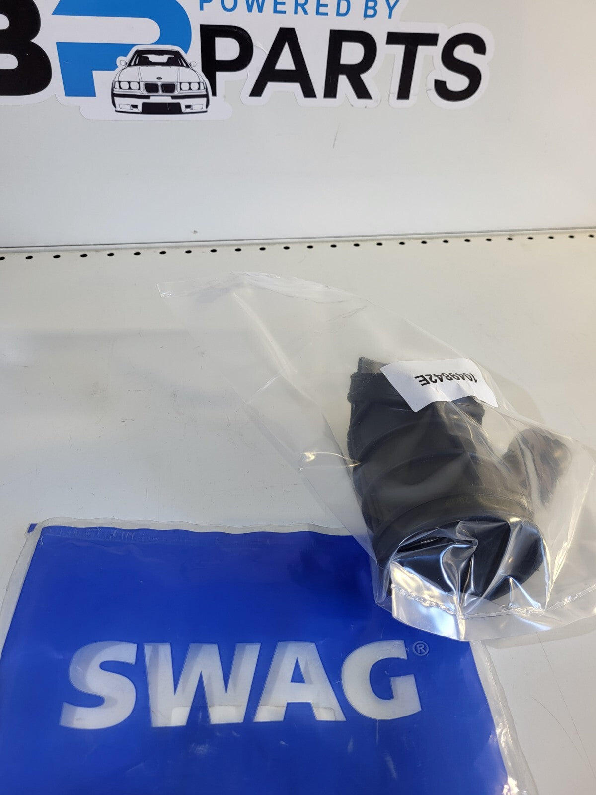 BMW E46, E39, E38, E36 Tube Elbow 13541435627