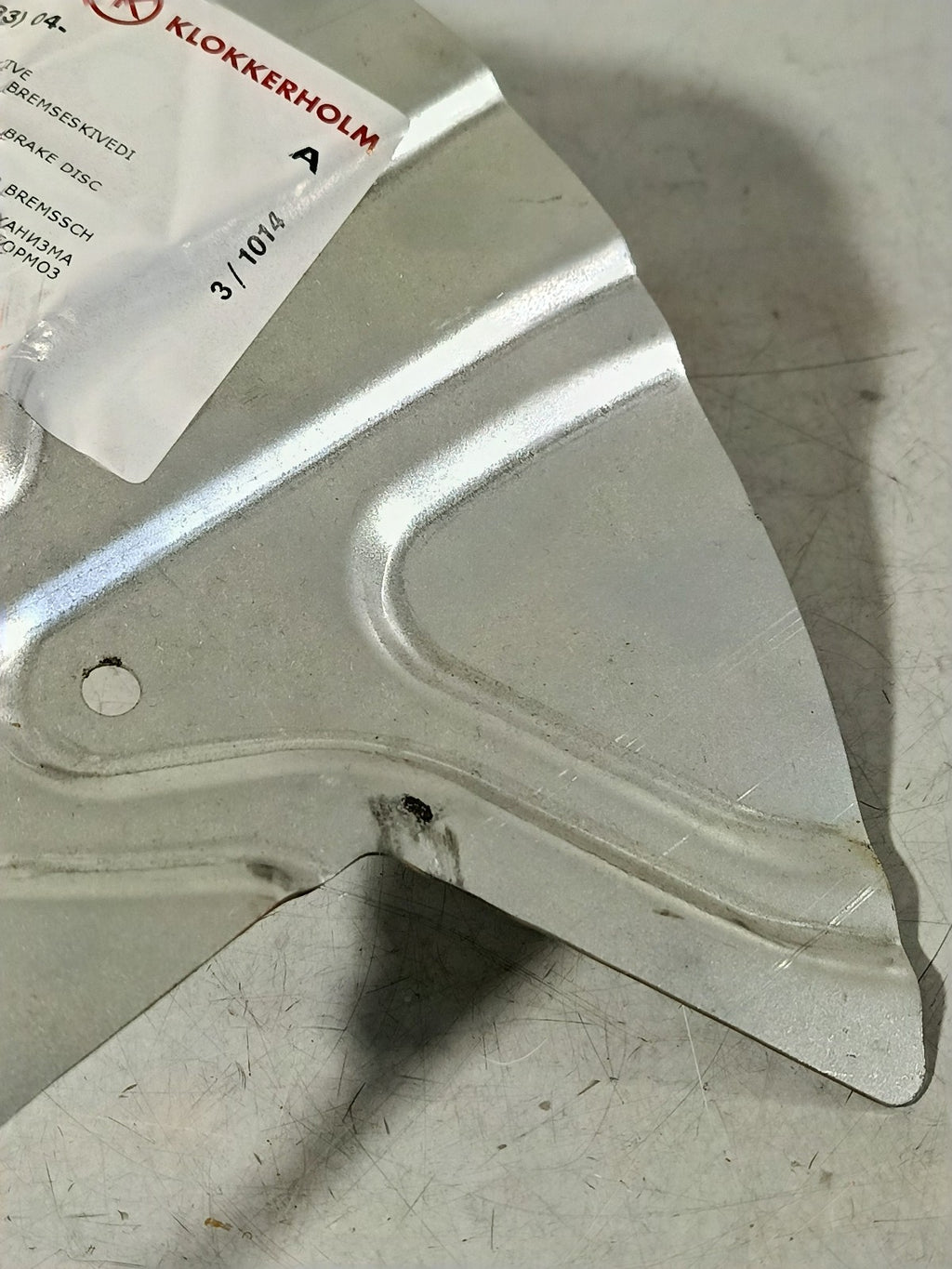 BMW X3 E83 3.0d brake Protection plate right 34113411872 KLOKKERHOLM 0093378