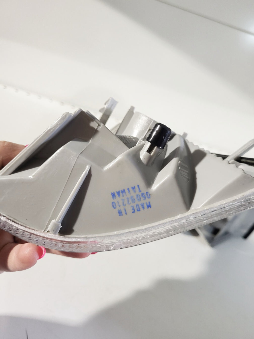 BMW E36 Front left/ right white turn indicator 82199403095 82199403096