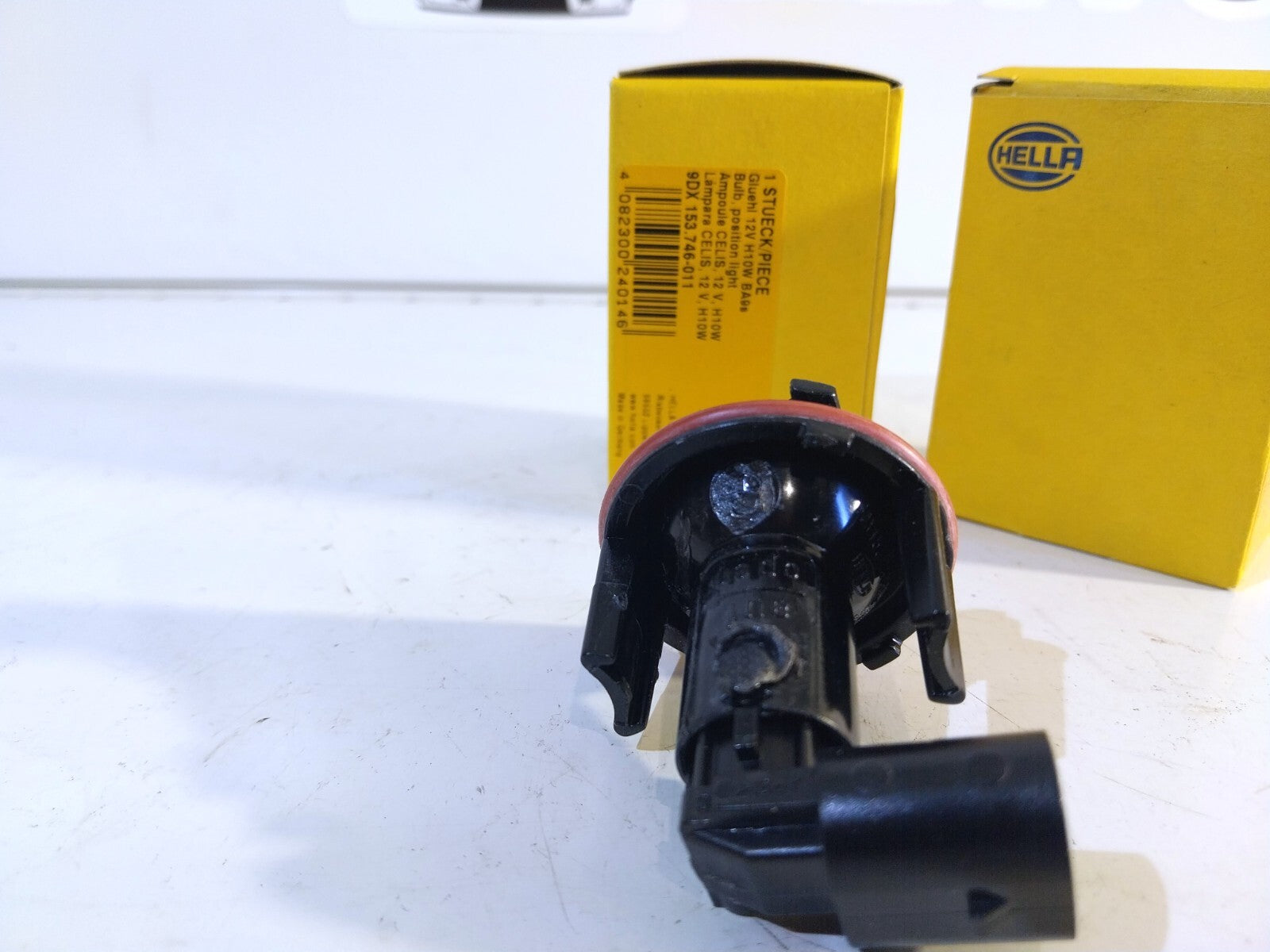 BMW Hella Bulb Socket With Bulb F Parking Light 63126904048