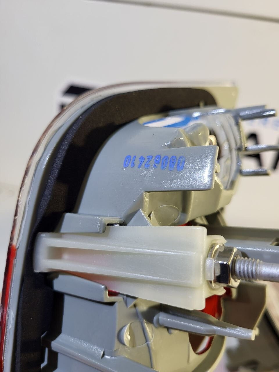 BMW E46 (01-05) Sedan Rear Light, Trunk Lid Set White 63216910537 63216910538