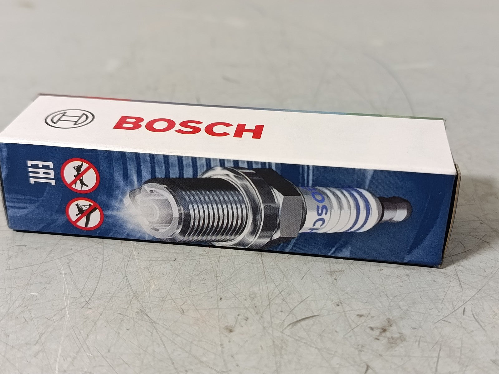 BMW e39 525i Spark plug 12120037607 BOSCH 0 242 232 501