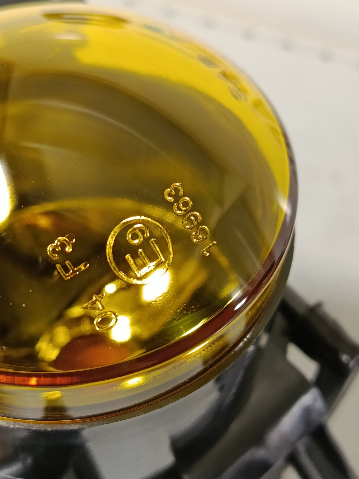 BMW E90 E90 LCI E91 E91 Fog lights, left right yellow 63176910791 63176910792