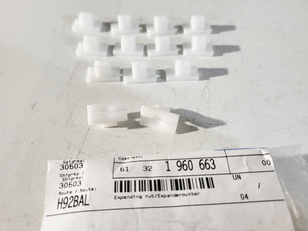 BMW E81 E87 E30 E36 E46 E90 E39 Expanding nut 1 psc 51321960663